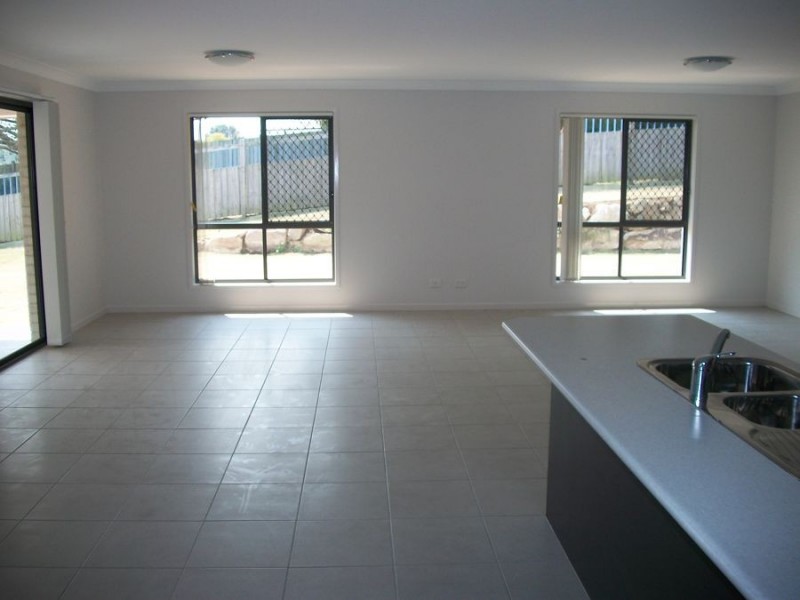 41 Cobbin Circuit, Redbank Plains QLD 4301
