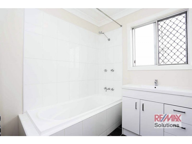 11 Lynfield Dr, Caboolture QLD 4510