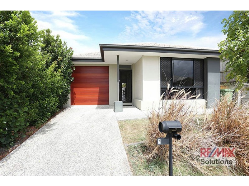 7 Cascades Street, North Lakes QLD 4509