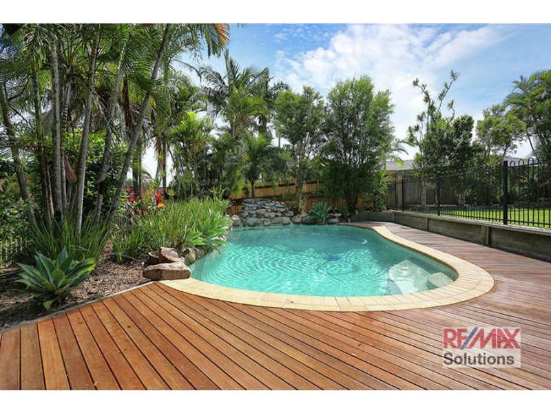 5 Peacock Street, Albany Creek QLD 4035