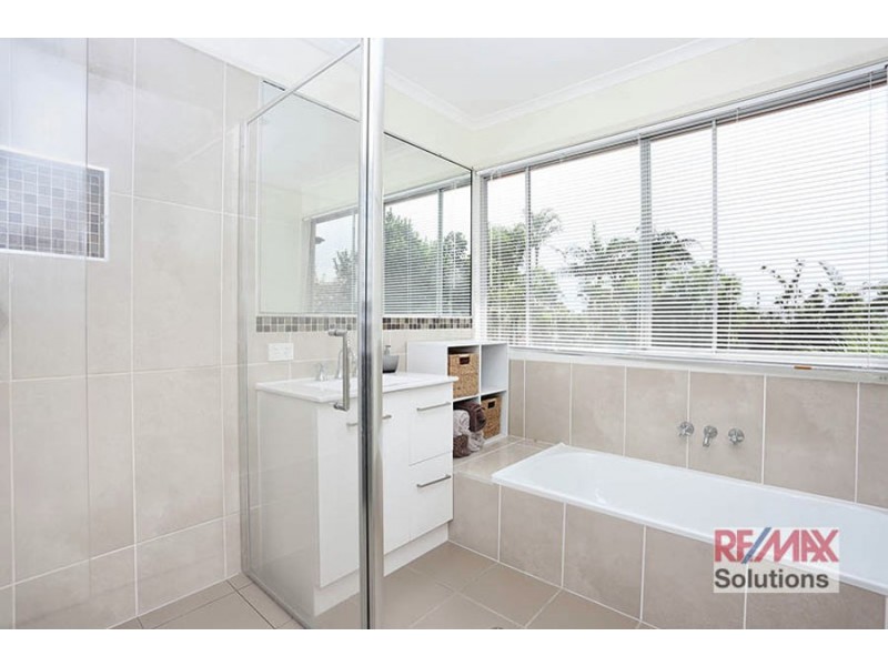 5 Peacock Street, Albany Creek QLD 4035