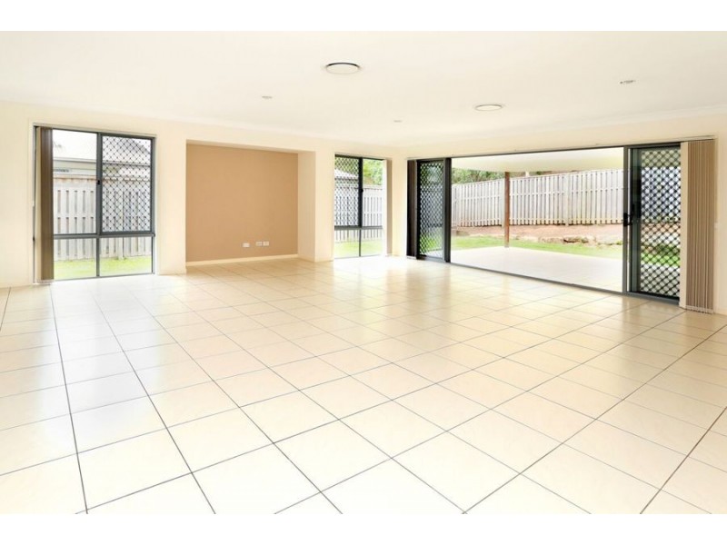 6 Caper White court, Kallangur QLD 4503