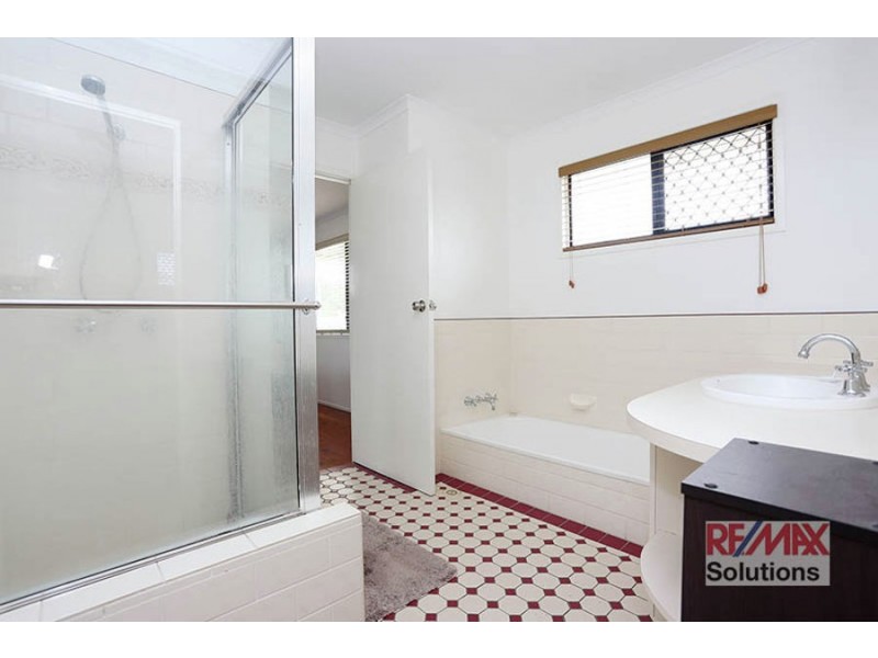 42 Colonial Drive, Lawnton QLD 4501