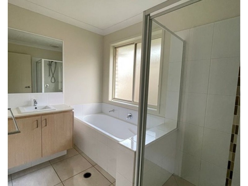 27 Sandalwood Street, Pimpama QLD 4209