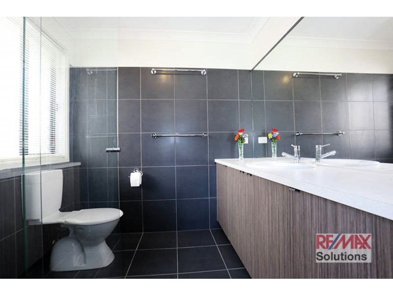 4 Honour Place, Bridgeman Downs QLD 4035