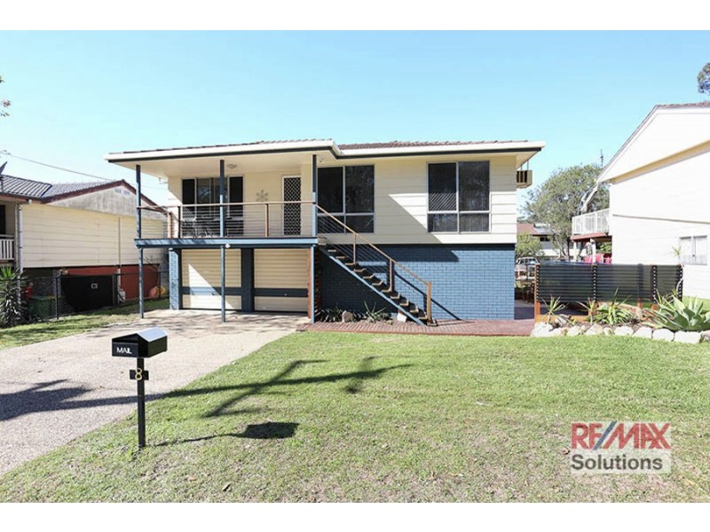 8 Kurwongbah Dr, Petrie QLD 4502