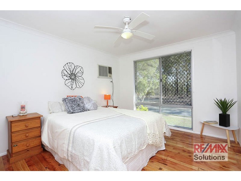 8 Kurwongbah Dr, Petrie QLD 4502