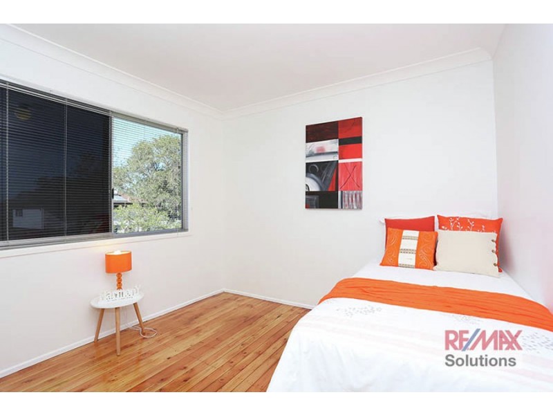 8 Kurwongbah Dr, Petrie QLD 4502