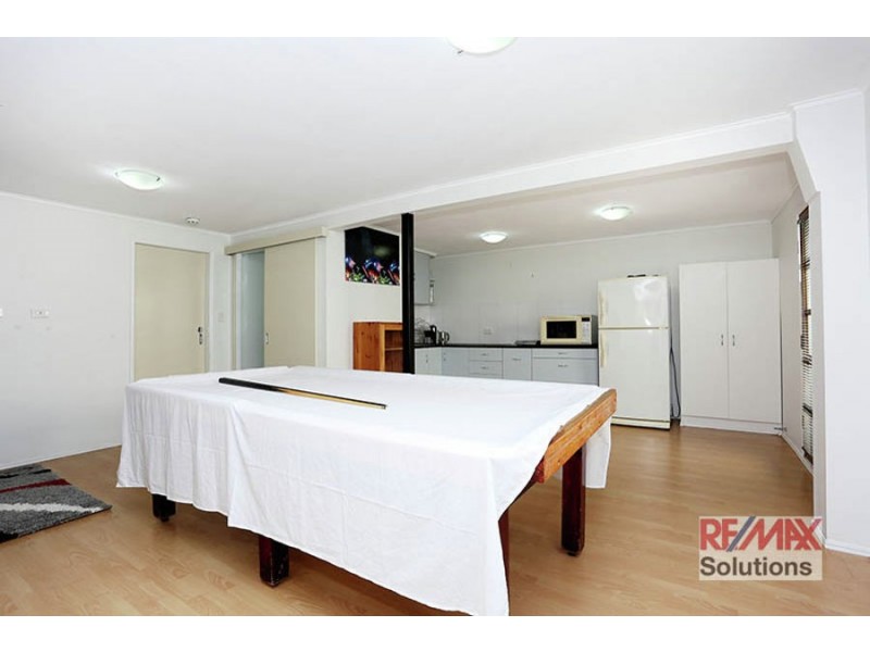 8 Kurwongbah Dr, Petrie QLD 4502