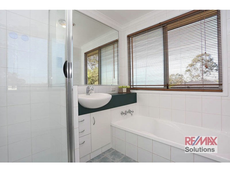 8 Kurwongbah Drive, Petrie QLD 4502