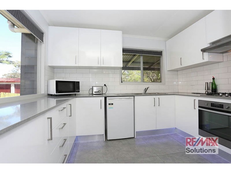 27 Warringah Gr, Petrie QLD 4502
