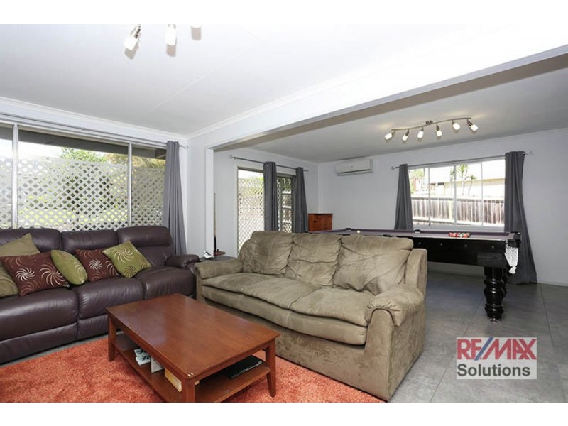 27 Warringah Gr, Petrie QLD 4502