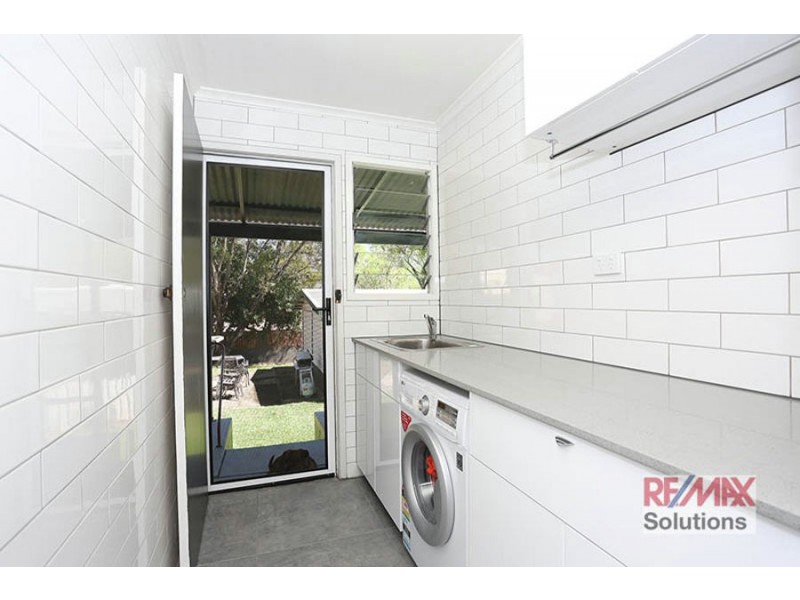 27 Warringah Gr, Petrie QLD 4502