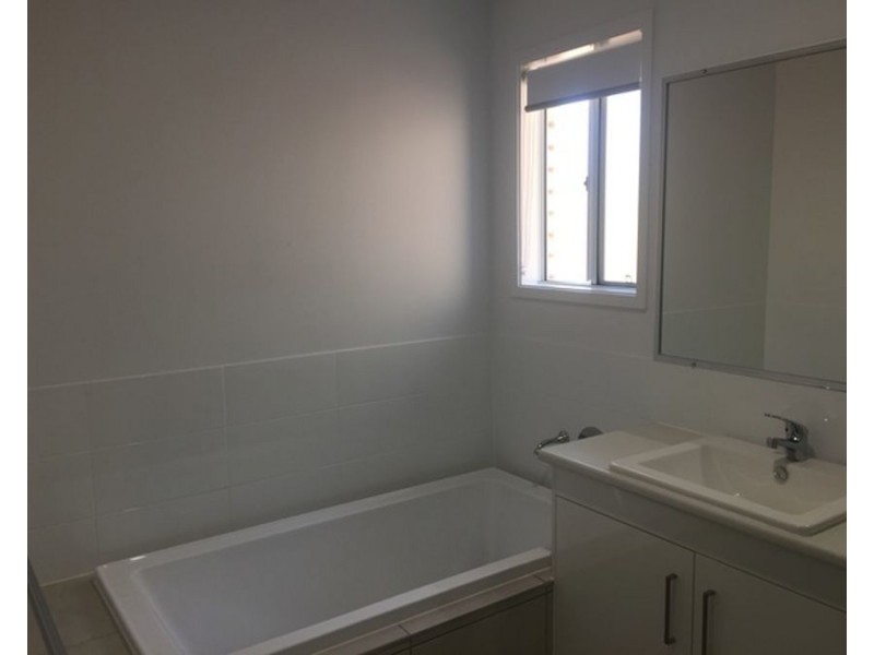 2/34 Bingo Street, Holmview QLD 4207