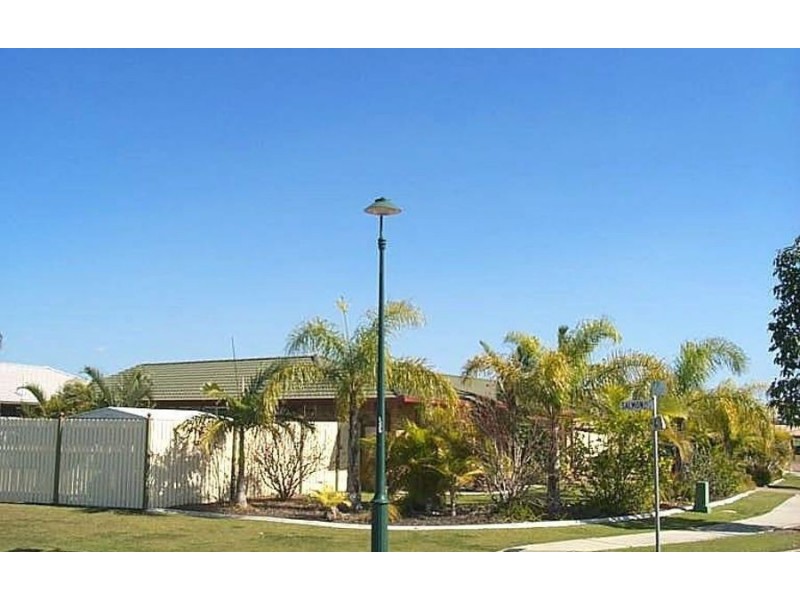 31 Mackerel Street, Sandstone Point QLD 4511