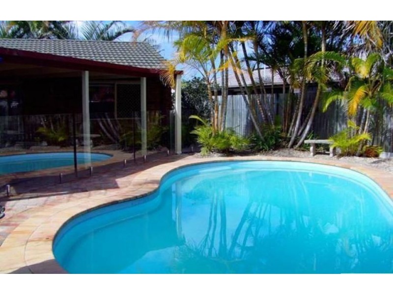 31 Mackerel Street, Sandstone Point QLD 4511