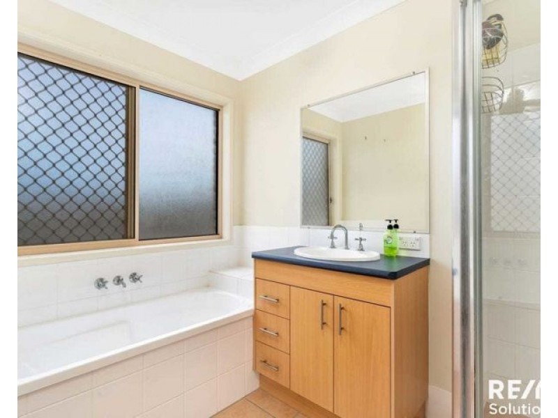 14 Riverbend Crescent, Morayfield QLD 4506