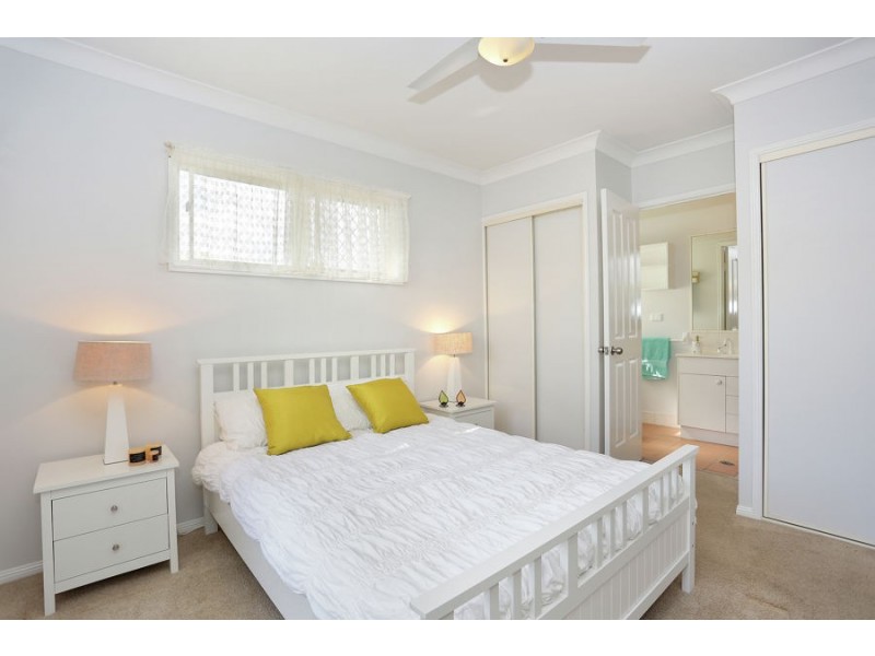 2/1 Bray Road, Lawnton QLD 4501