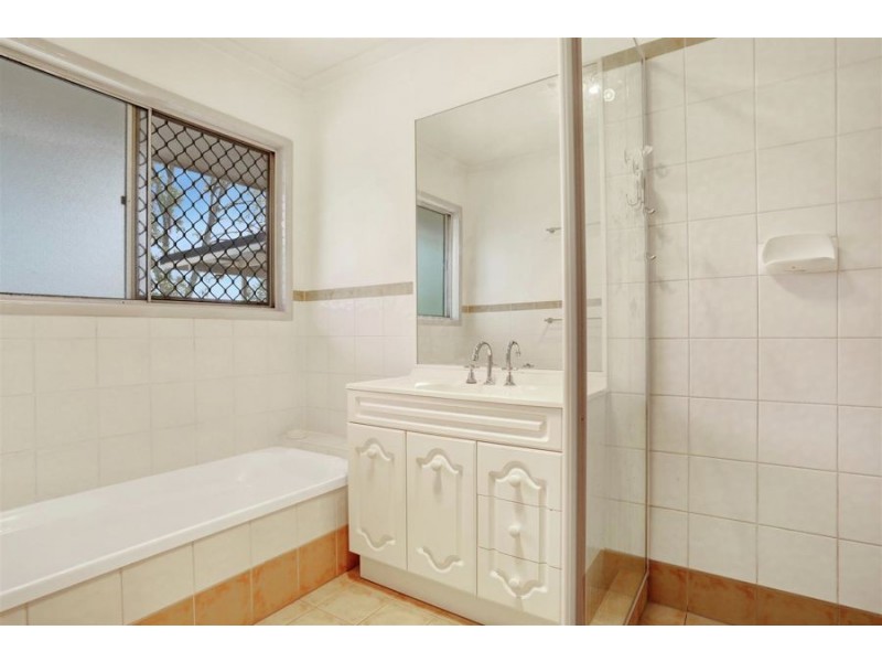 27 Nuttall Street, Lawnton QLD 4501