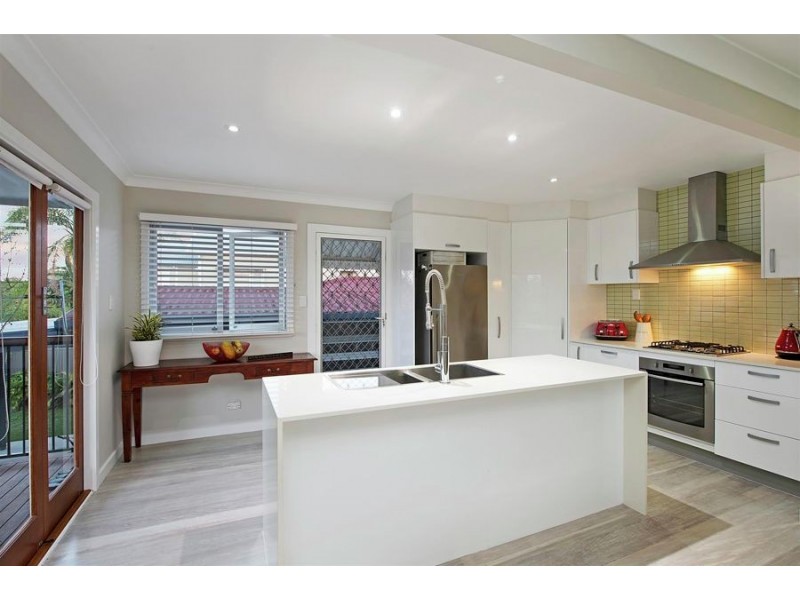 19a Campbell Street, Scarborough QLD 4020