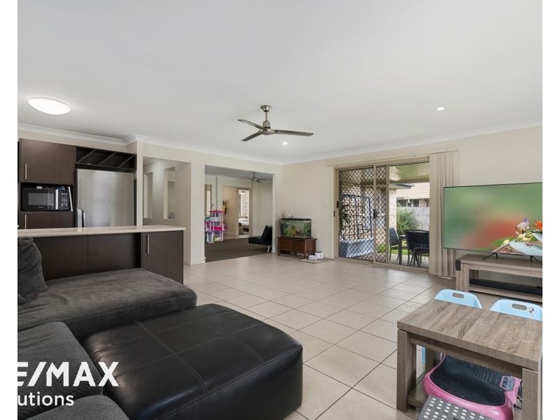 8 Versace Avenue, Bray Park QLD 4500