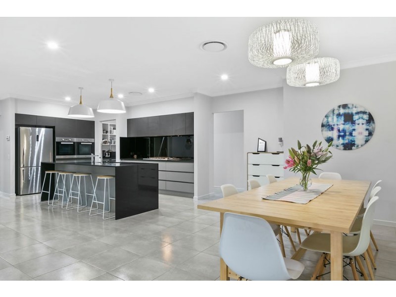 2 Goldfinch Court, Upper Caboolture QLD 4510