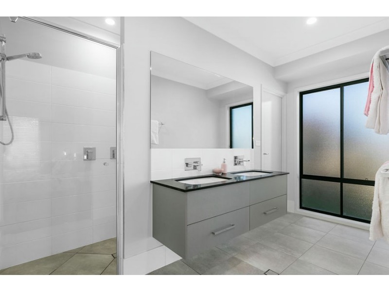 2 Goldfinch Court, Upper Caboolture QLD 4510