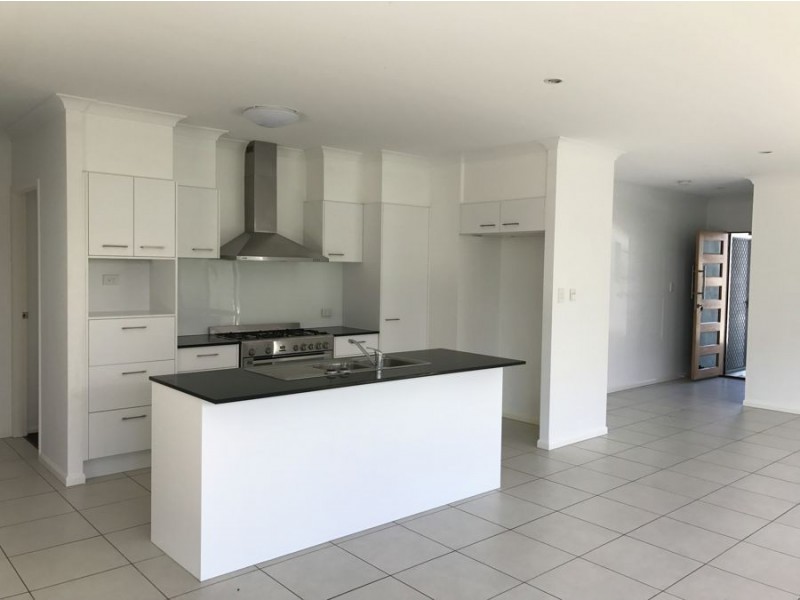 15 St Helen Cres, Warner QLD 4500