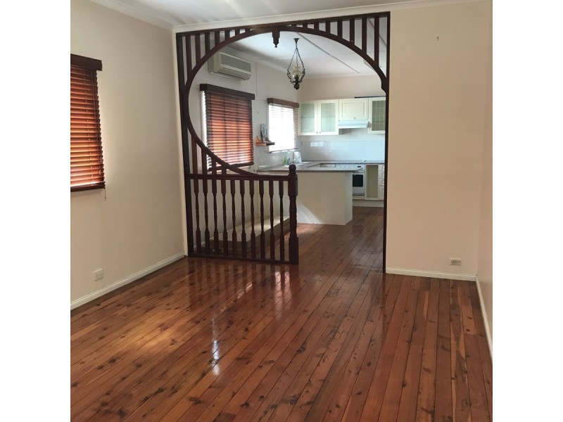 11 Hedge Street, Strathpine QLD 4500