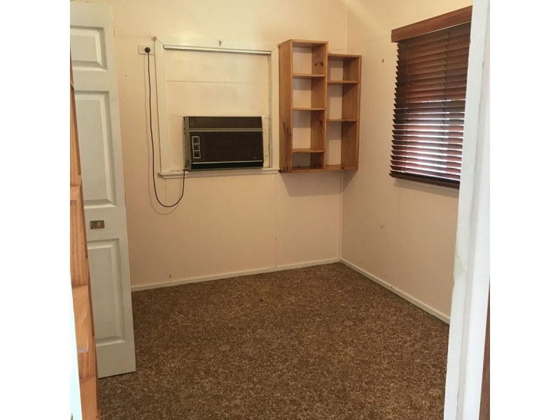 11 Hedge Street, Strathpine QLD 4500