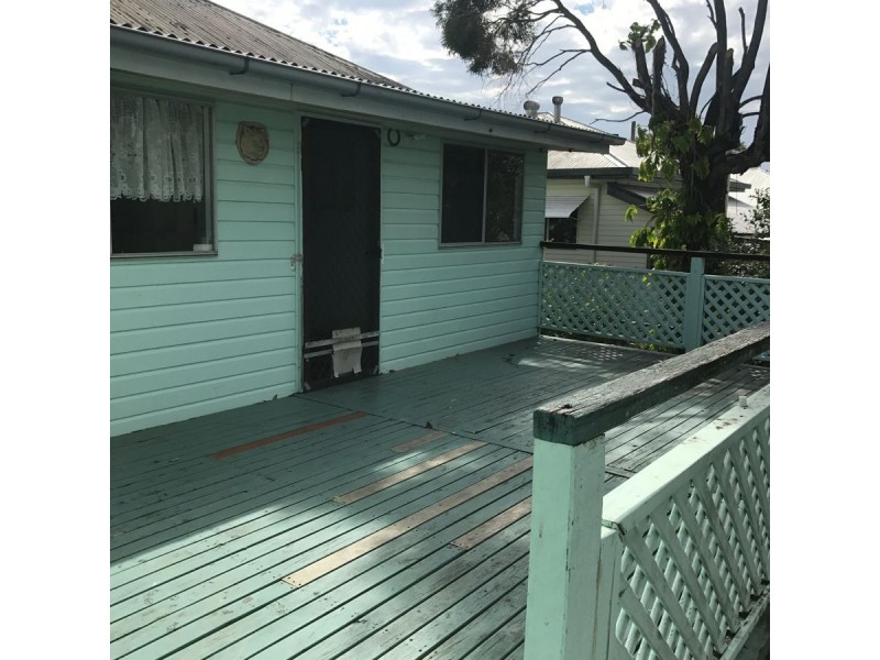 11 Hedge Street, Strathpine QLD 4500
