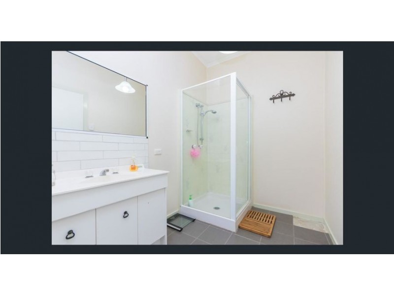 39 Young St, Petrie QLD 4502