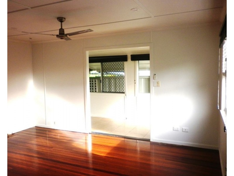 15 Lancaster St, Strathpine QLD 4500
