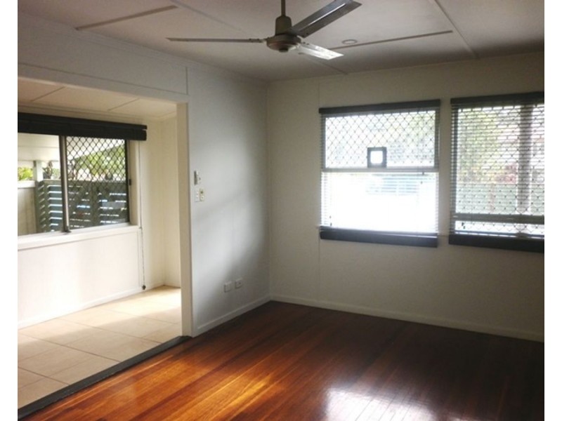 15 Lancaster St, Strathpine QLD 4500