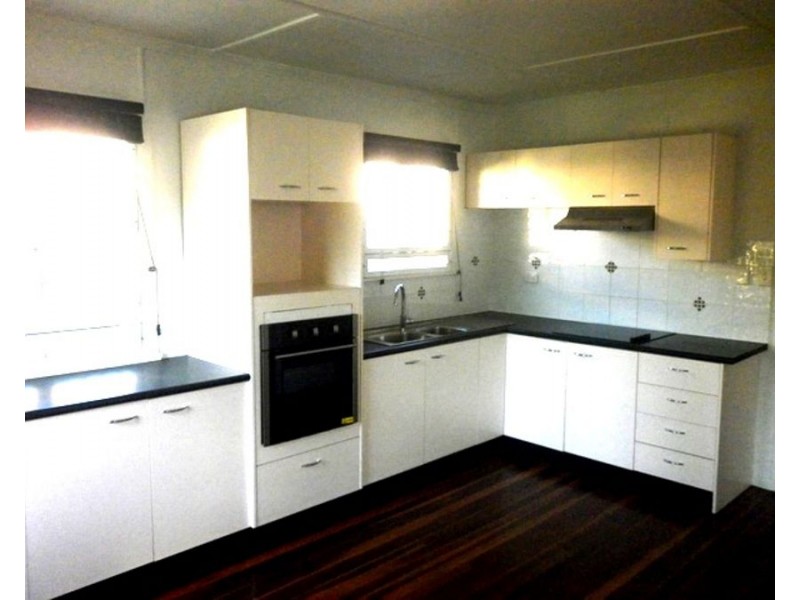 15 Lancaster St, Strathpine QLD 4500
