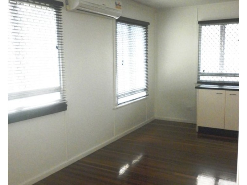 15 Lancaster St, Strathpine QLD 4500
