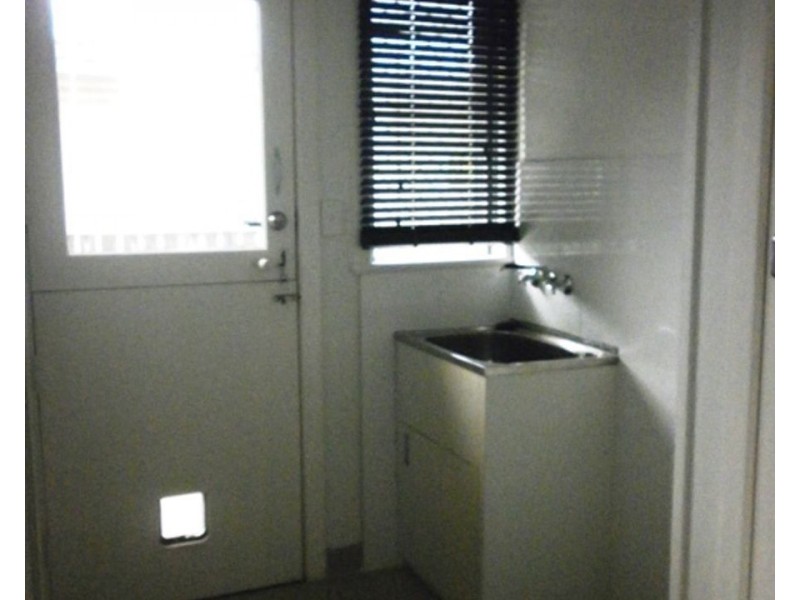 15 Lancaster St, Strathpine QLD 4500