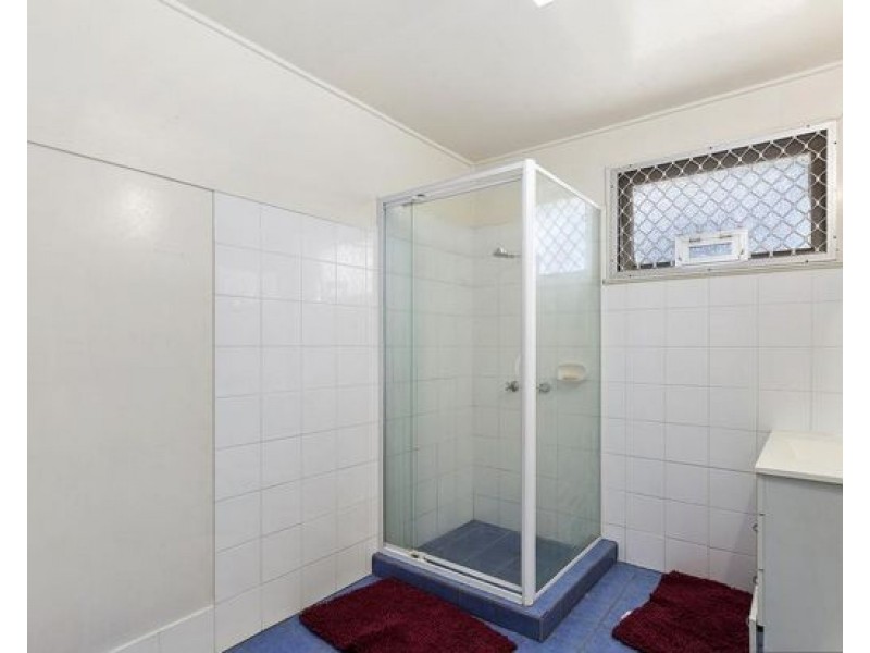 99 Samsonvale Rd, Strathpine QLD 4500