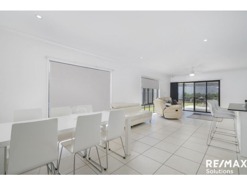 15 St Helen Cres, Warner QLD 4500