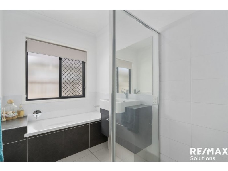15 St Helen Cres, Warner QLD 4500