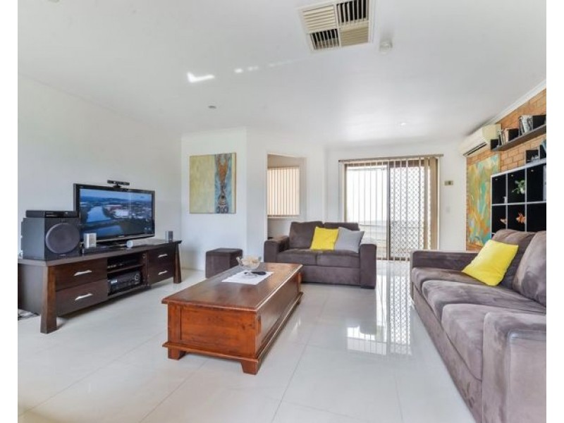 8 Ian Crt, Kallangur QLD 4503