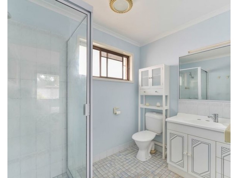 8 Ian Crt, Kallangur QLD 4503