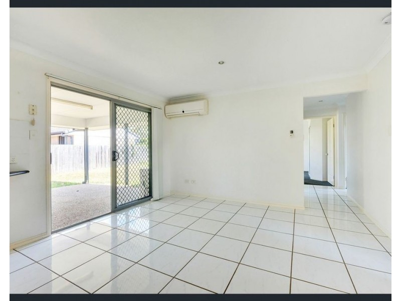 22 Grassdale Crescent, Morayfield QLD 4506