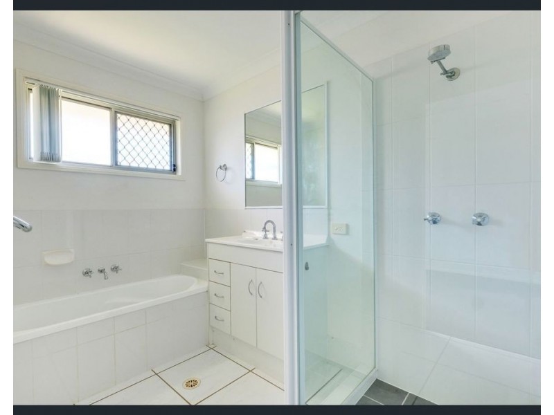 22 Grassdale Crescent, Morayfield QLD 4506