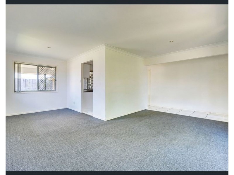 22 Grassdale Crescent, Morayfield QLD 4506