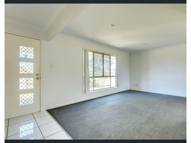 22 Grassdale Crescent, Morayfield QLD 4506