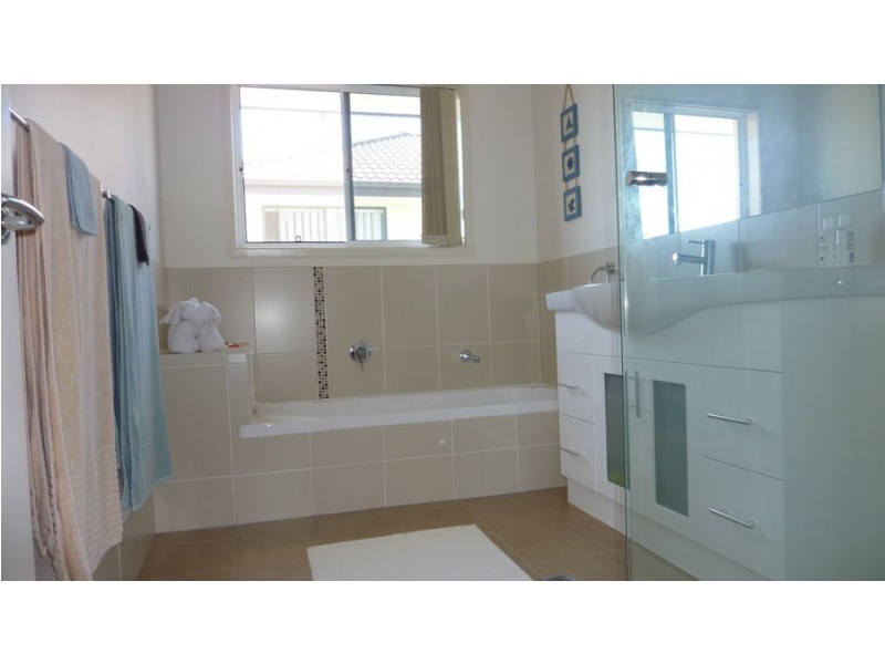 61 Astley Pde, North Lakes QLD 4509