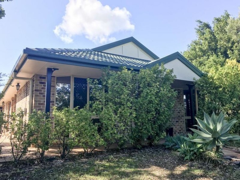 1 Alton Crt, Albany Creek QLD 4035