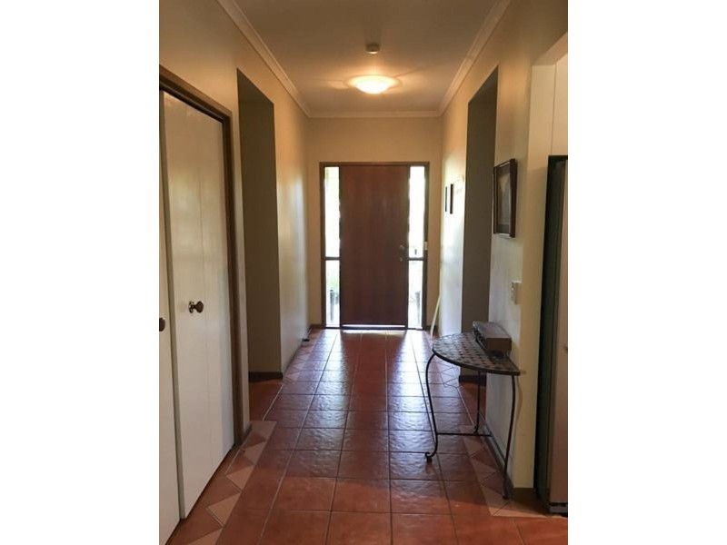 1 Alton Crt, Albany Creek QLD 4035