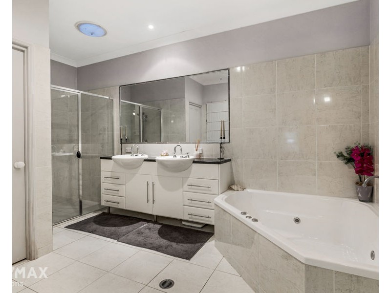 17 Nuttall Street, Lawnton QLD 4501